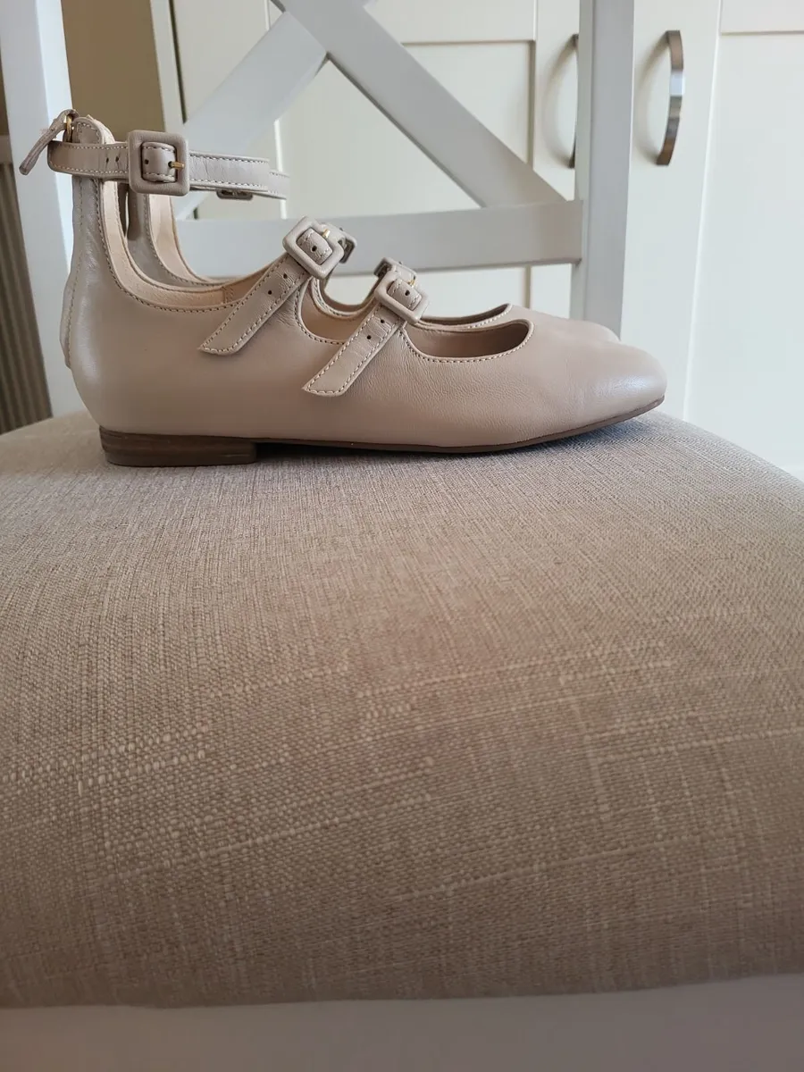 Clarks Nude Leather Mary Jane Shoes – Size 38 - Image 2