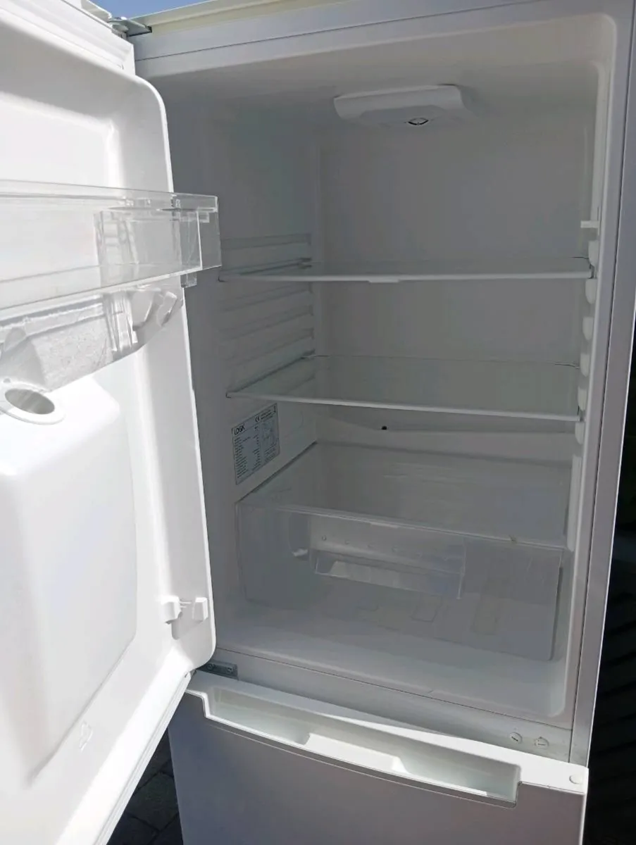Fridge frezzer - Image 4