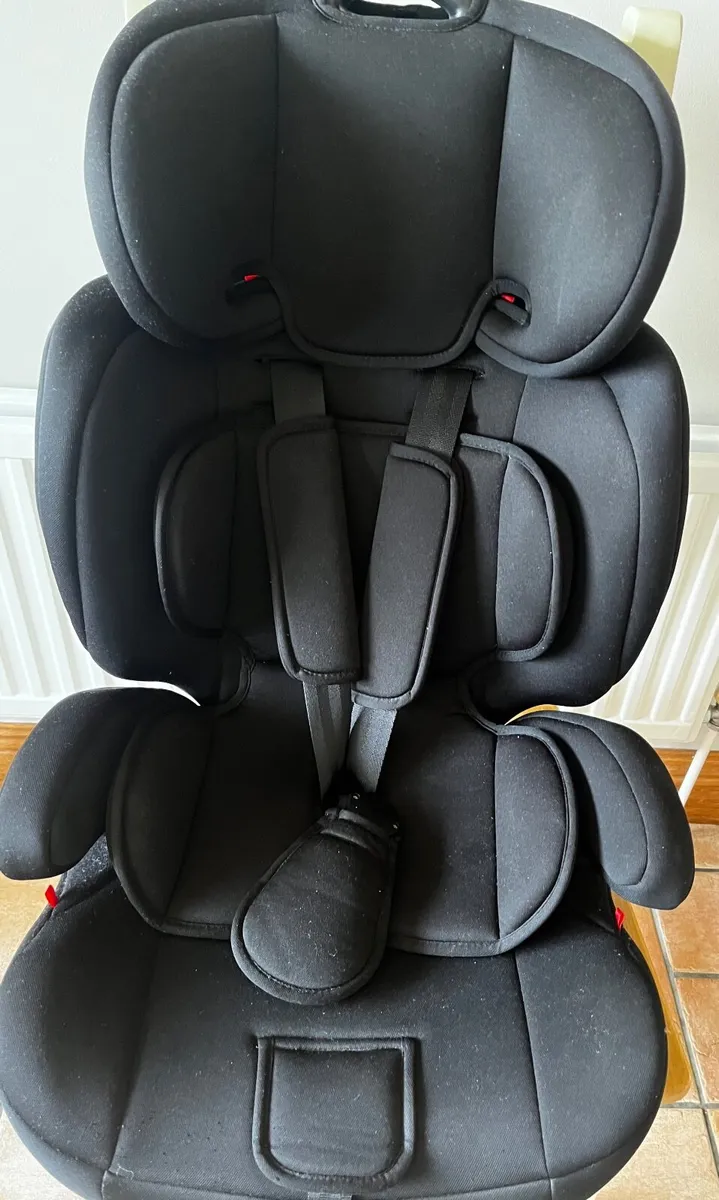 Child’s Car Seat - Image 4