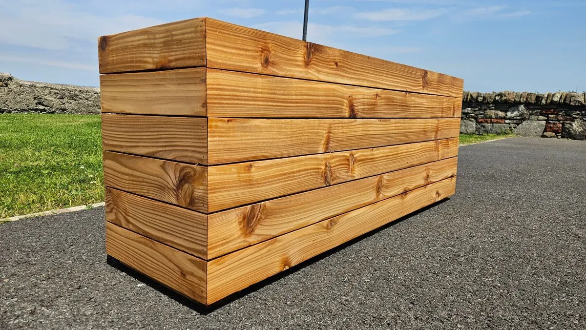 Premium Cedar Planters | Modern & Classic Designs - Image 4