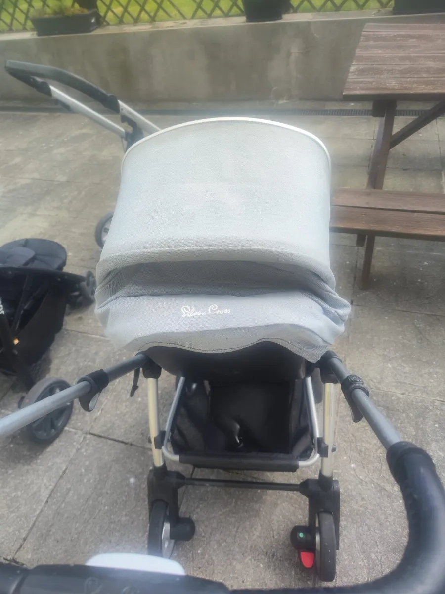 Silver Cross Travel System with Car Seat & Isofix - Image 1