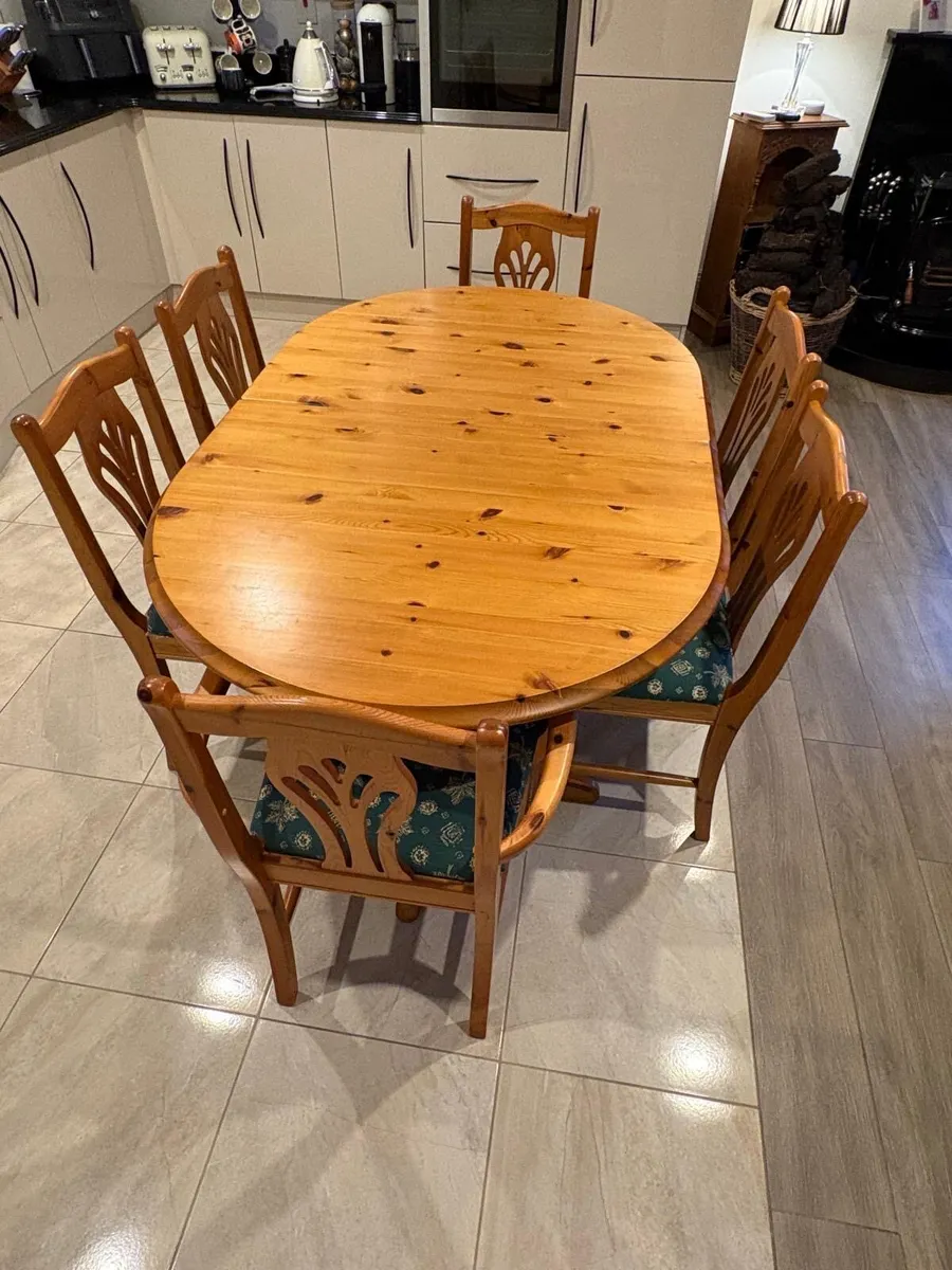 Kitchen Table & chairs - Image 1