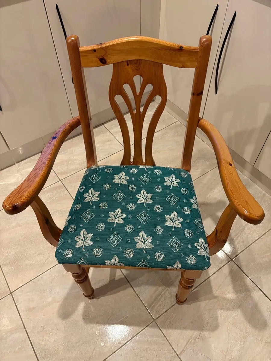 Kitchen Table & chairs - Image 2