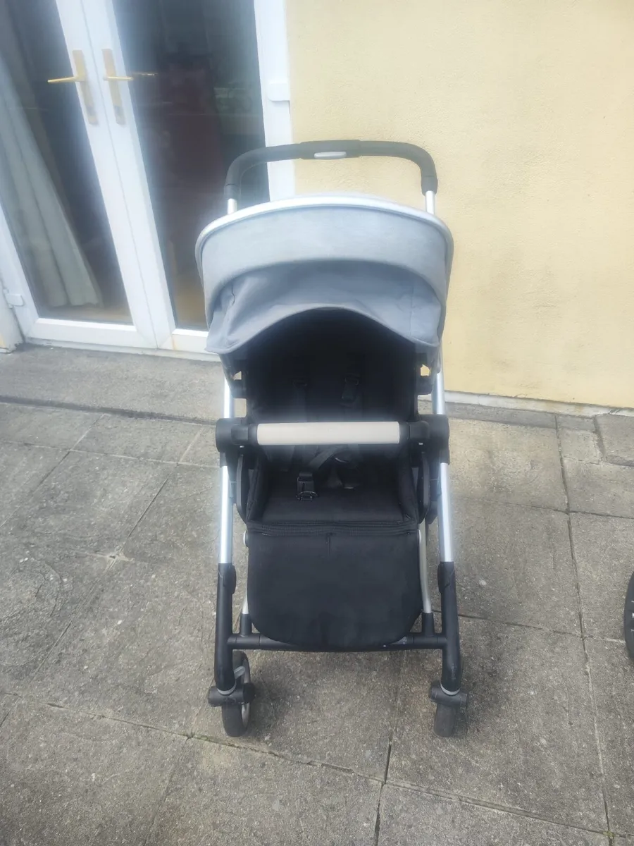 Silver Cross Travel System with Car Seat & Isofix - Image 3