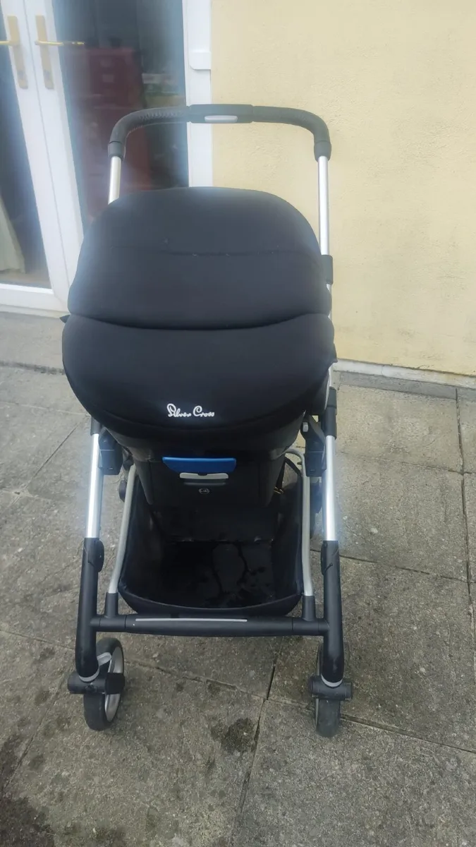 Silver Cross Travel System with Car Seat & Isofix - Image 4