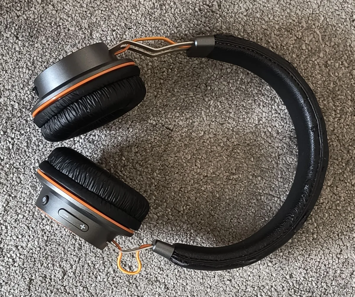 Wireless Bluetooth  Headphones super Bass - Image 2