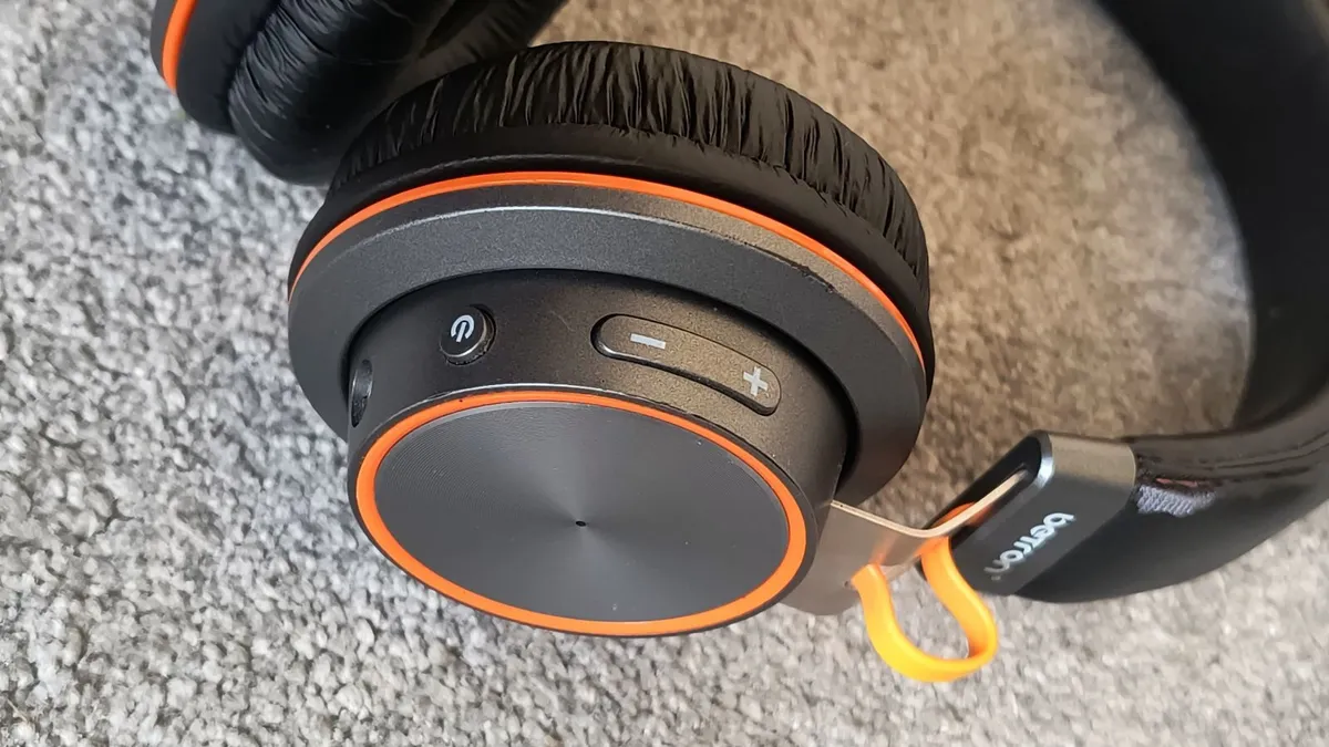 Wireless Bluetooth  Headphones super Bass - Image 4