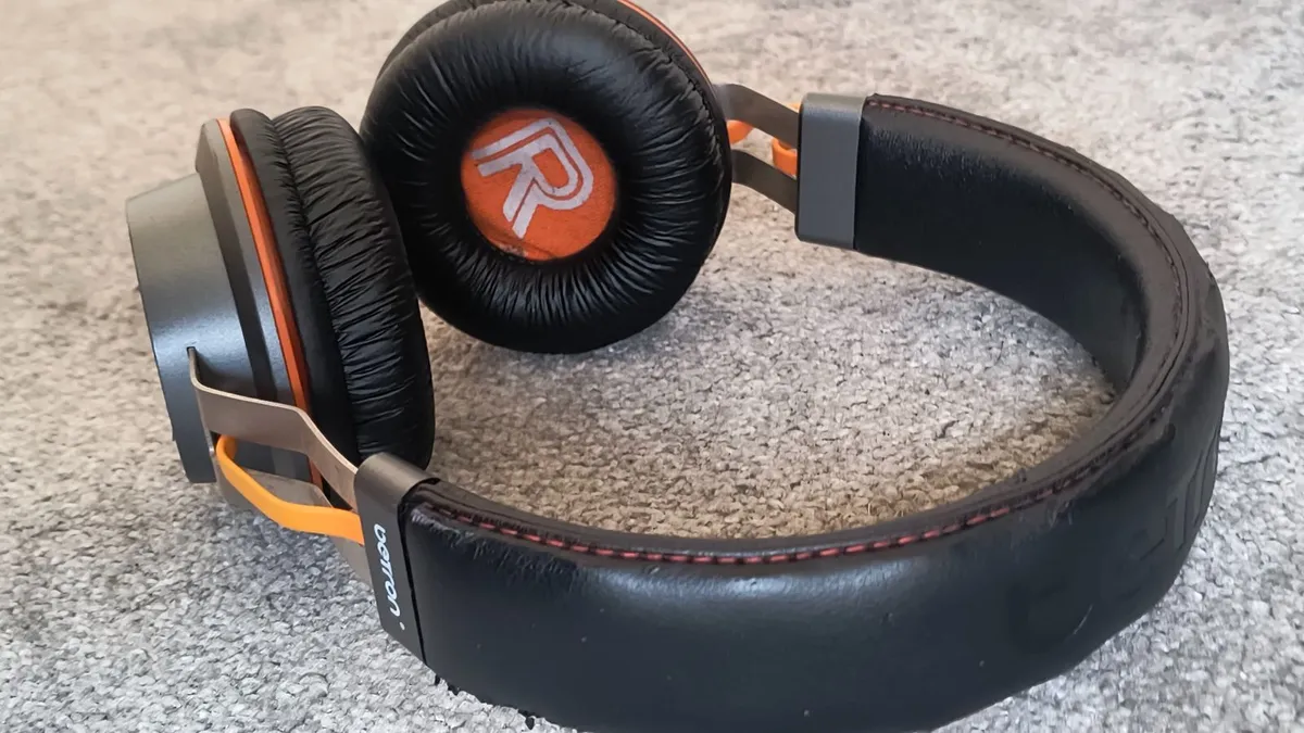 Wireless Bluetooth  Headphones super Bass - Image 1