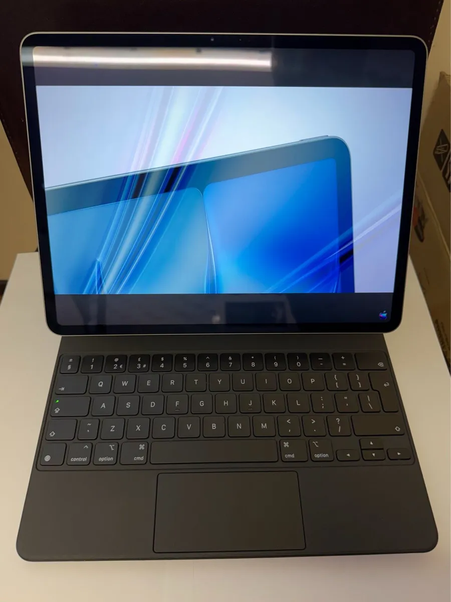iPad Air 13” (M2) WiFi 128GB Space Grey & Keyboard - Image 1