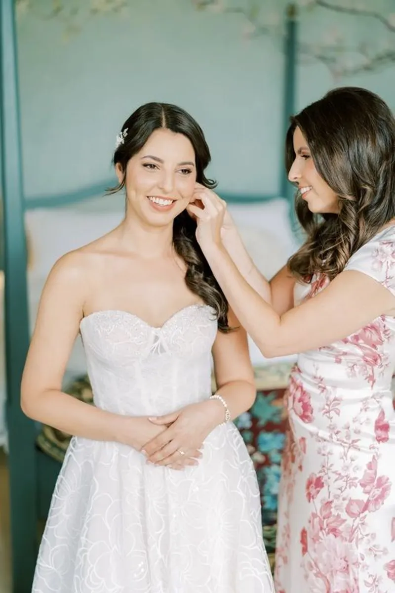 For Sale: Exclusive SpellBound Bridal "Elizabeth" Gown (Size 6-8) - Image 4