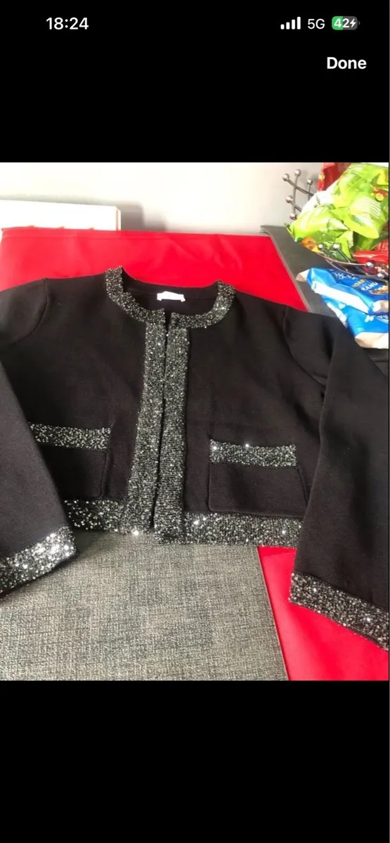 Ladies two piece top and cardigan €20 - Image 2