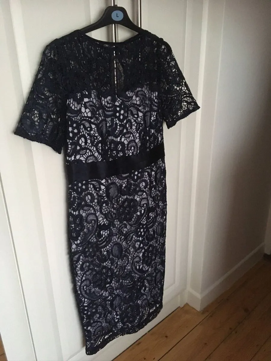 New Berkertex Lace Dress, Size 12, Fully Lined - Image 4