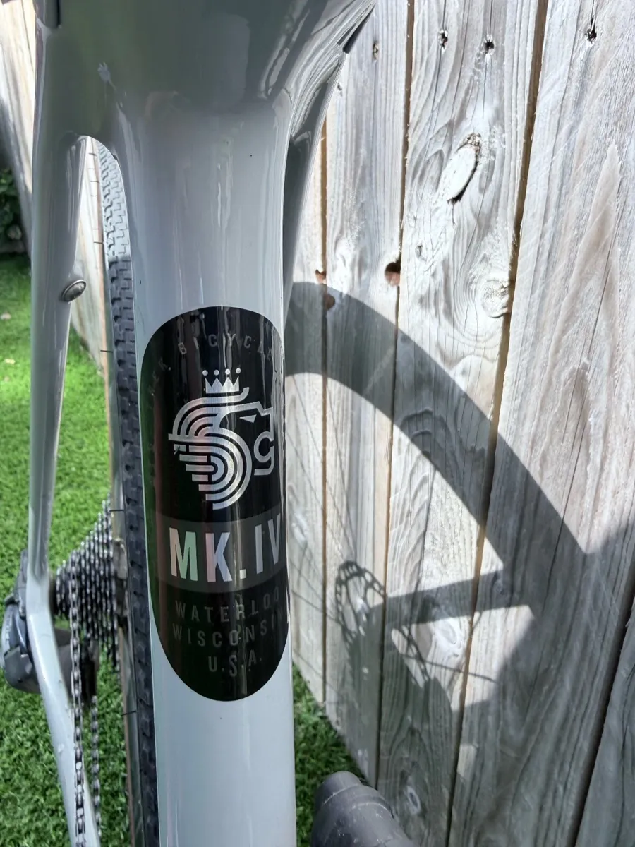 Trek Domane SL7 Gen 4 (2022) – SRAM Force AXS - Image 2
