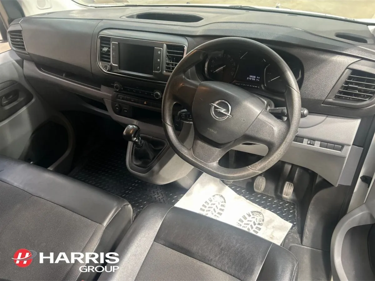 Opel Vivaro Combi L1H1 BEV 100KW with 50KWh Auto - Image 2