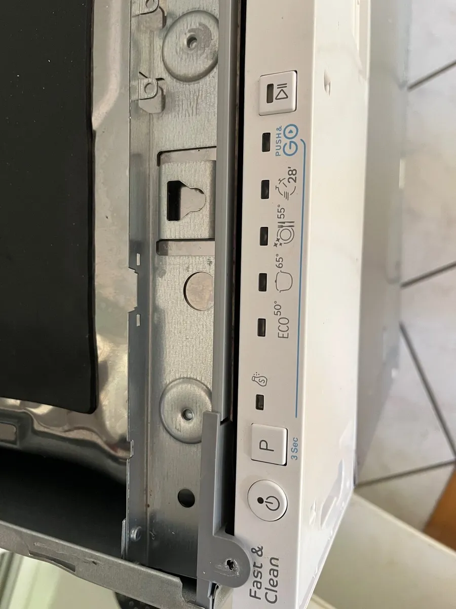 Dishwasher (Indesit built in type) - Image 4