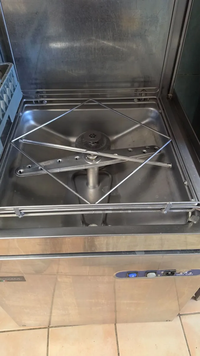 Commercial dishwasher - Image 3