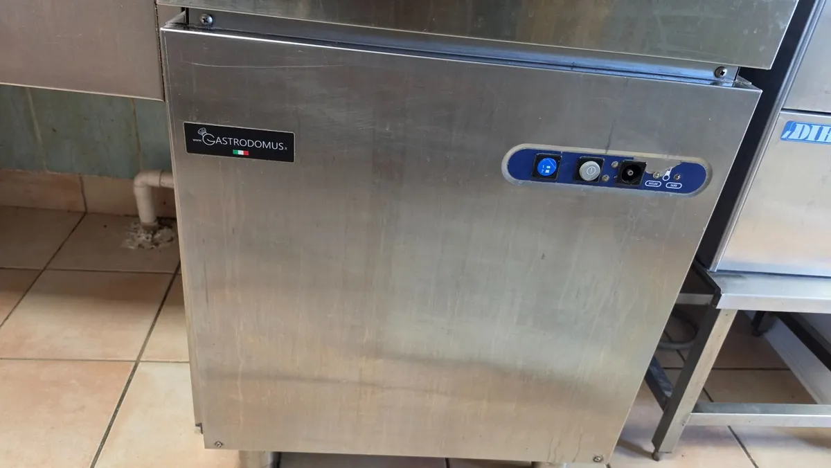 Commercial dishwasher - Image 4