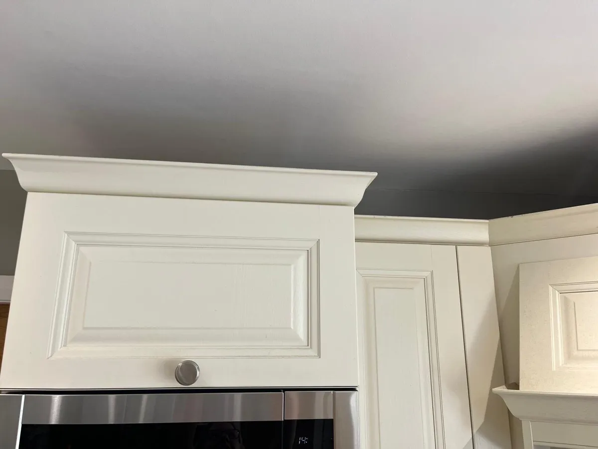 Ash Painted Kitchen with granite worktop - Image 4