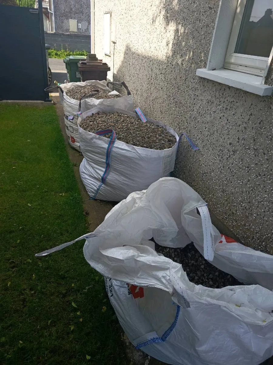 Loose gravel stones - Free