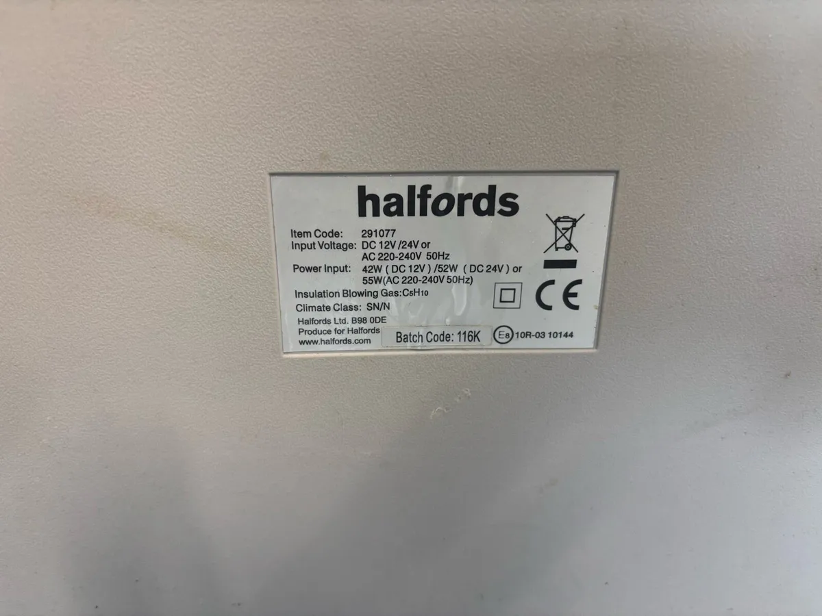 Halfords 40L 12/24V Cooler - Image 4