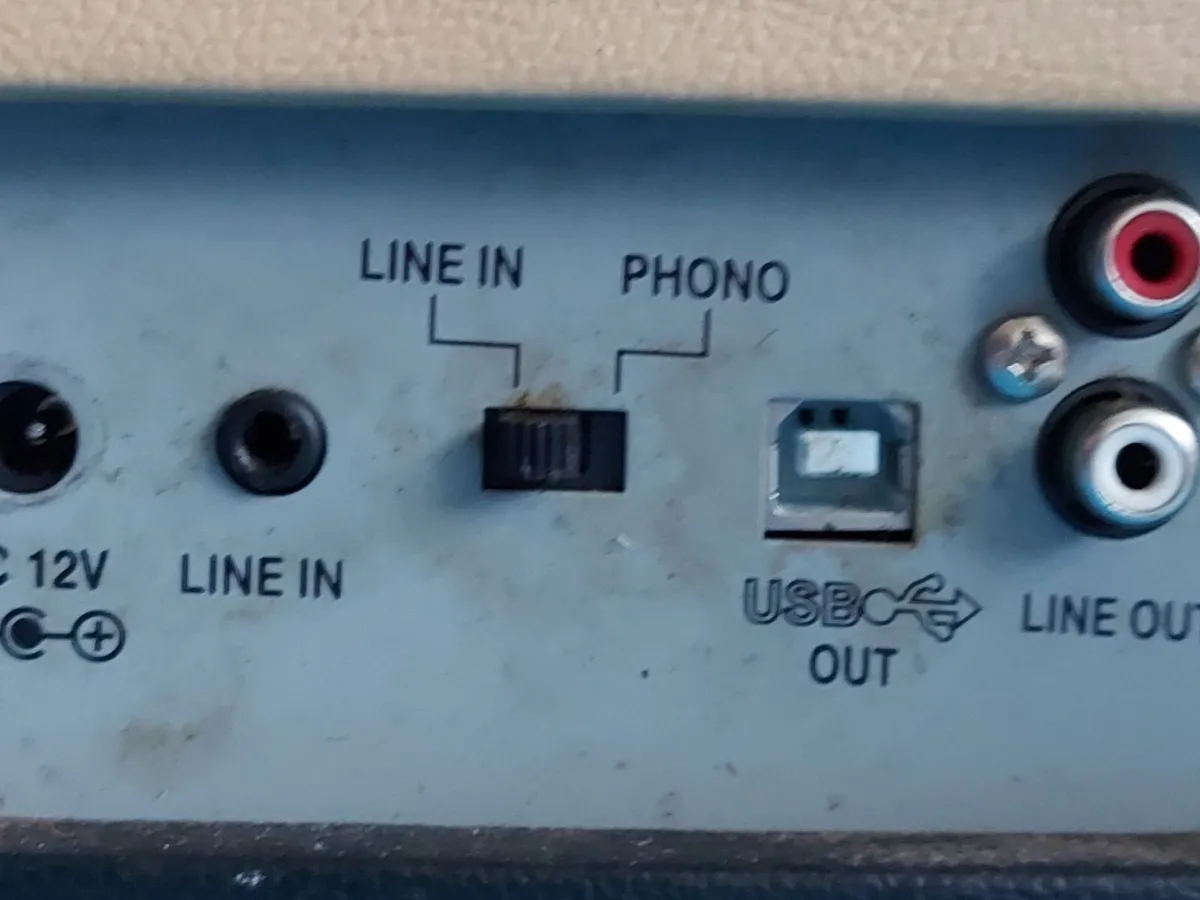 Steepletone AM-FM Radio & Record Player in Case - Image 4