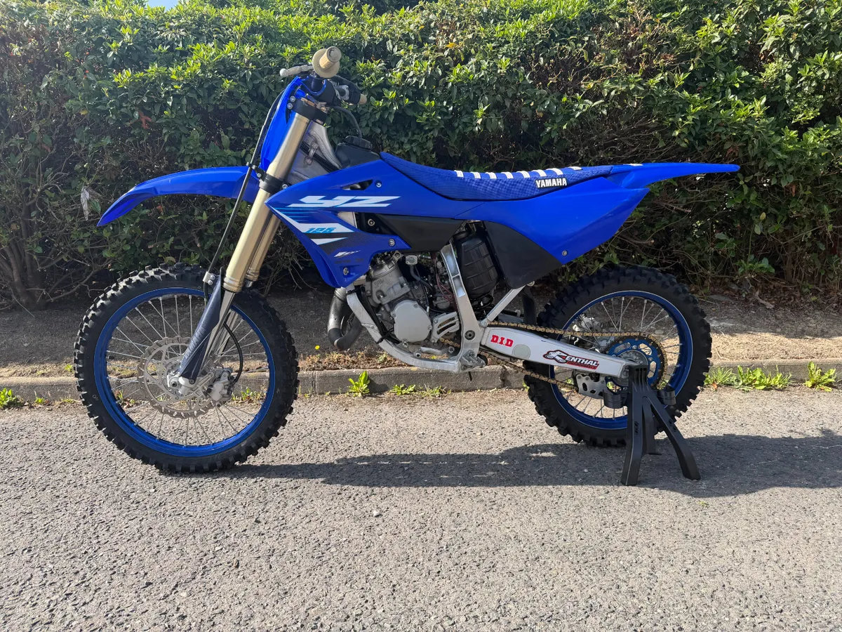 2025 Yamaha YZ 125 - Image 2