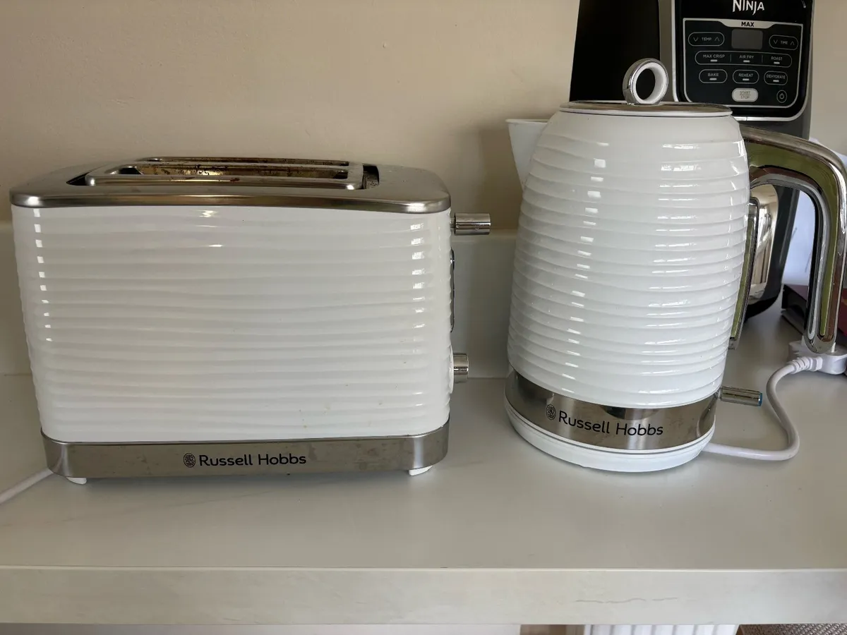 Russell Hobbs Matching Kettle & Toaster Set - Image 1