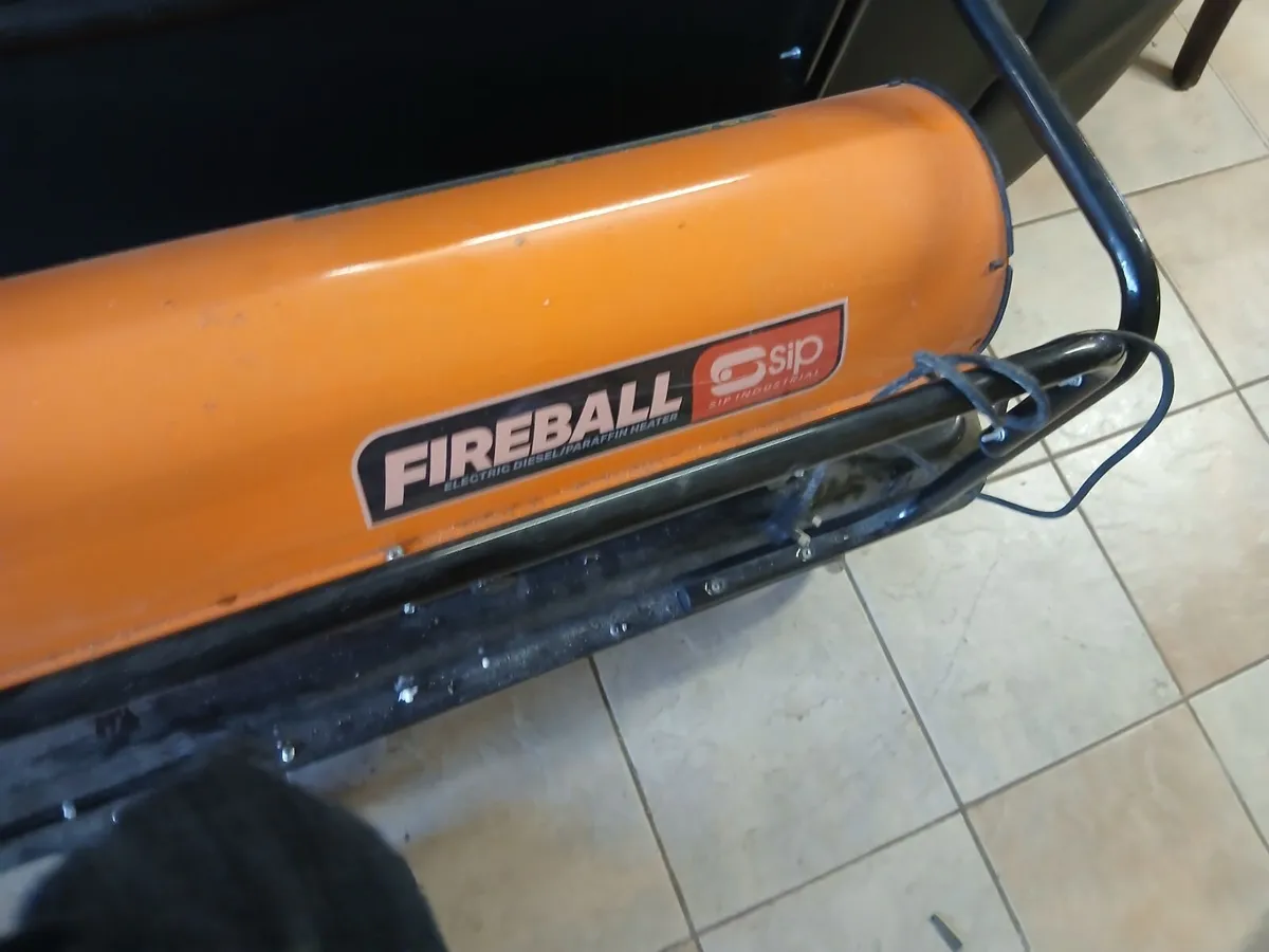 Space heater - Image 1