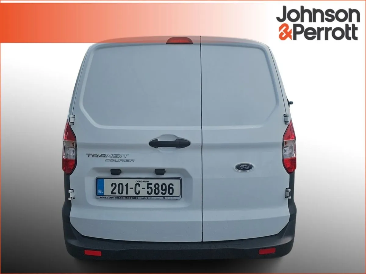 Ford Transit Courier - Image 4