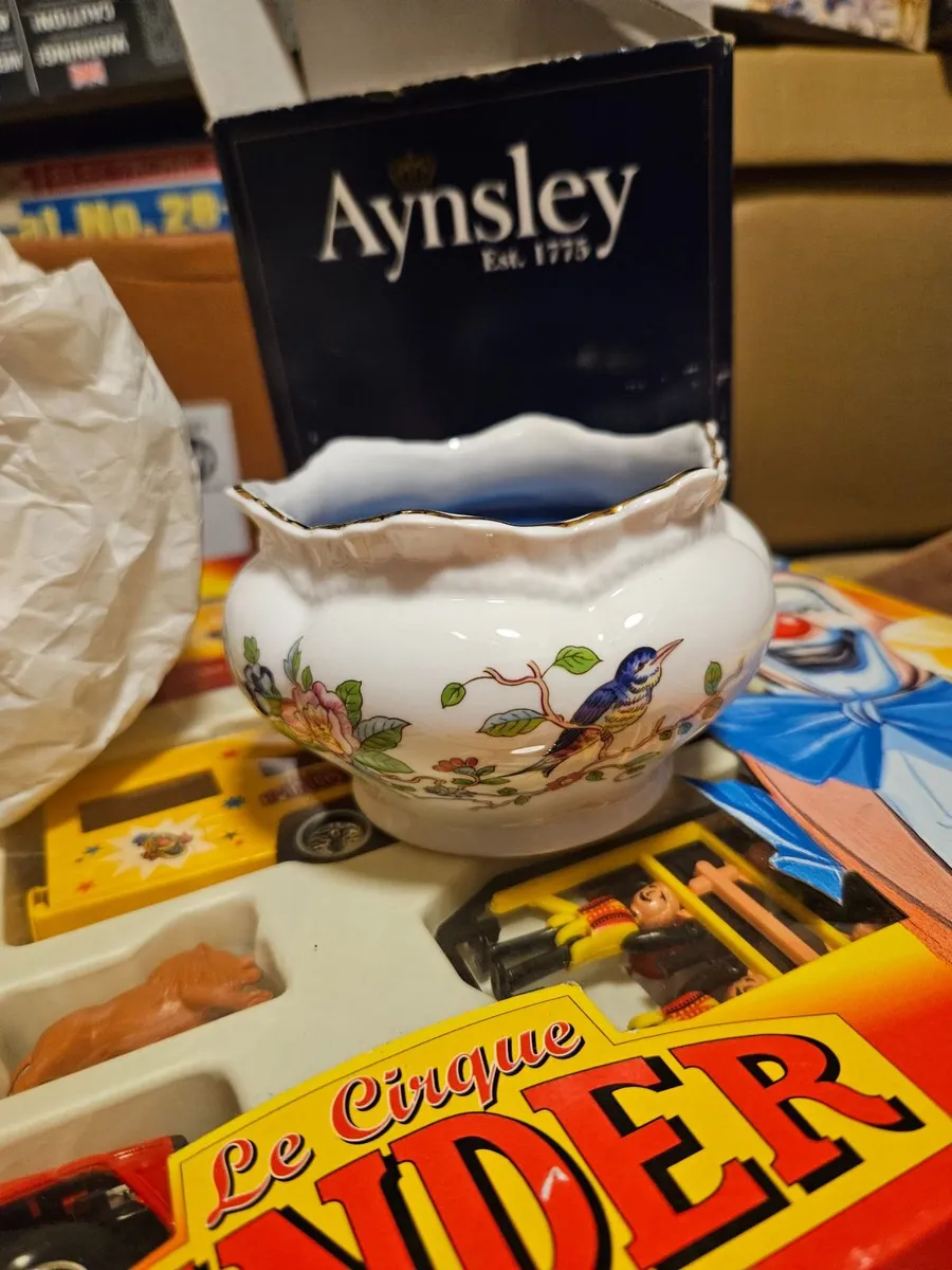 Aynsley Candle - Image 1