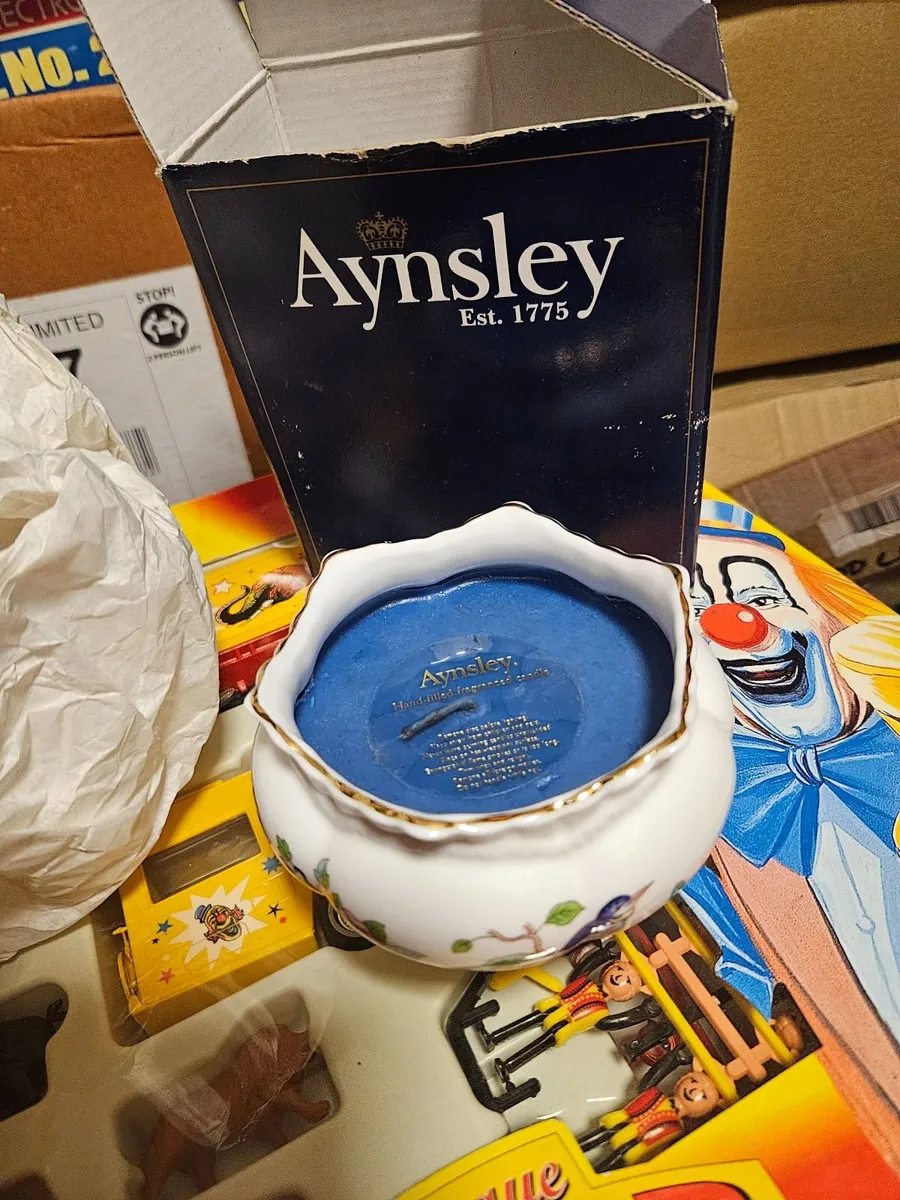 Aynsley Candle - Image 2