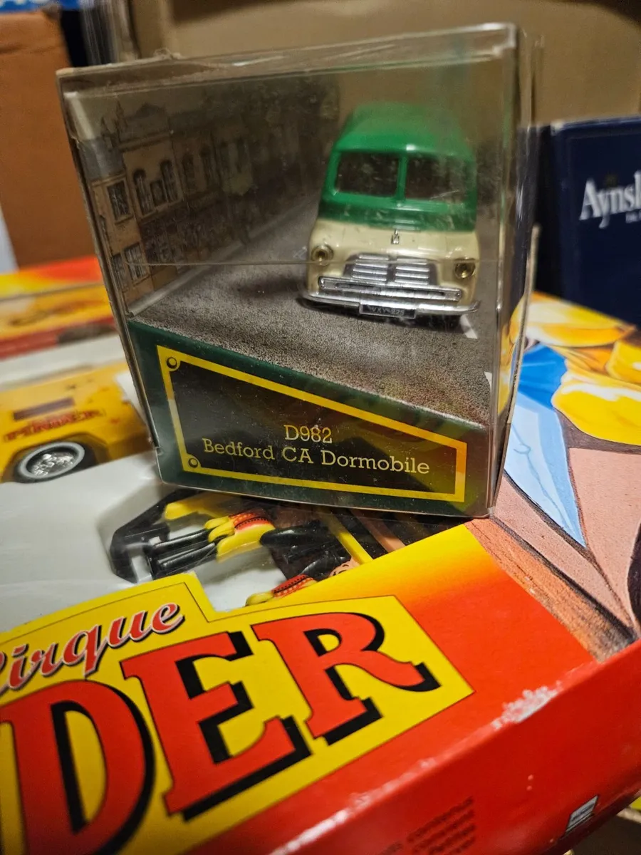Corgi Bedford Dormobile - Image 2