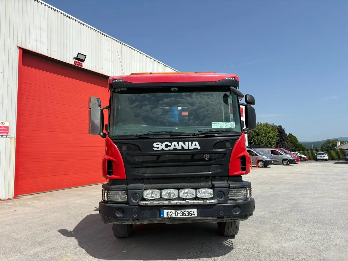 2016  Scania P410 XT 8x4 Tipper - Image 4