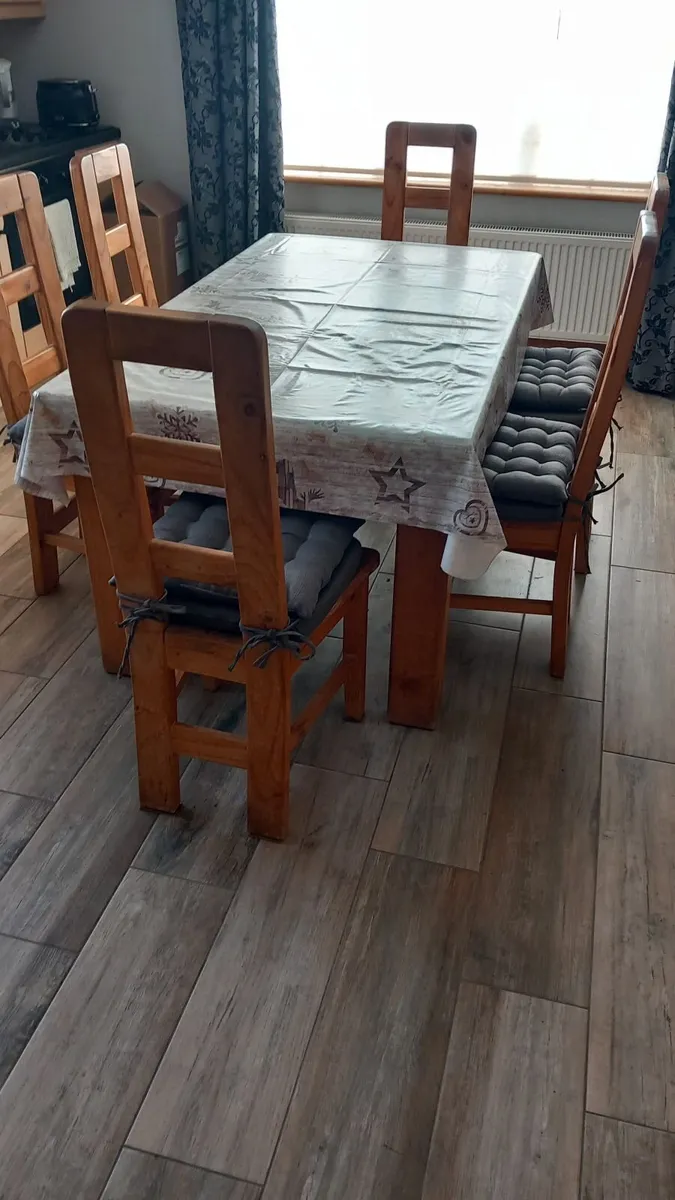 Pine Kitchen Table and 6 Chairs - Image 2