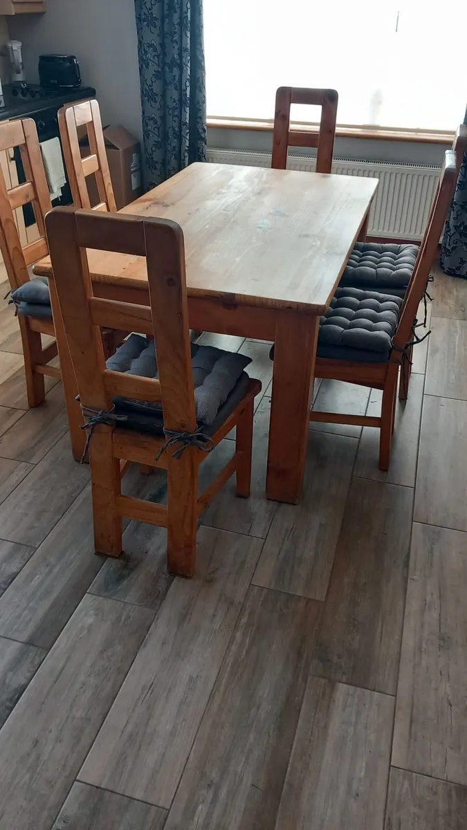 Pine Kitchen Table and 6 Chairs - Image 1