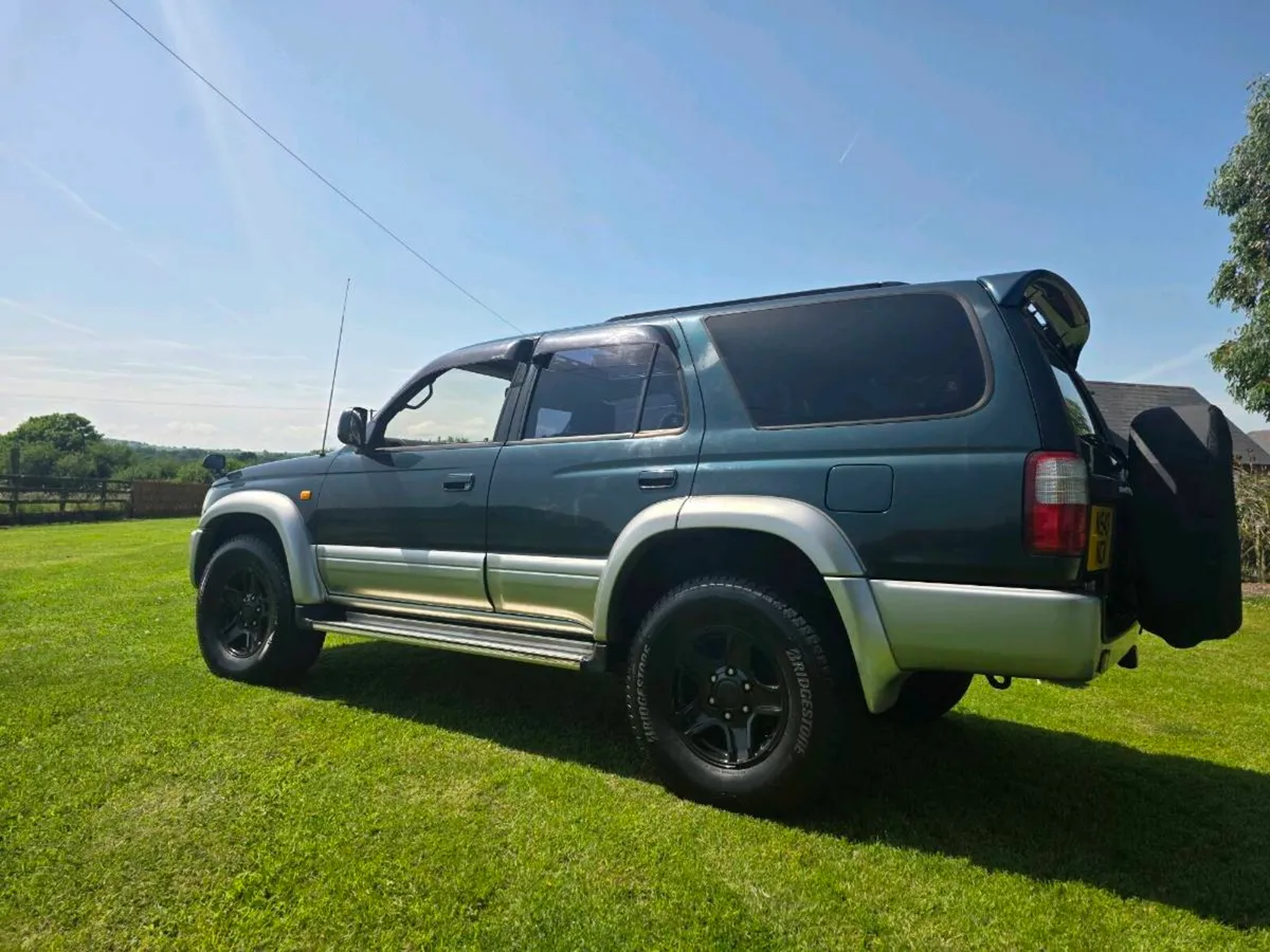 TOYOTA HILUX SURF SSR-G - Image 4