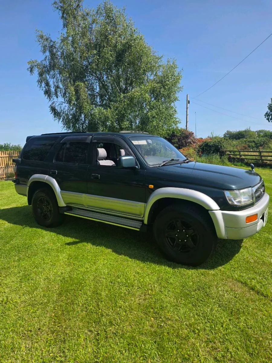 TOYOTA HILUX SURF SSR-G - Image 2