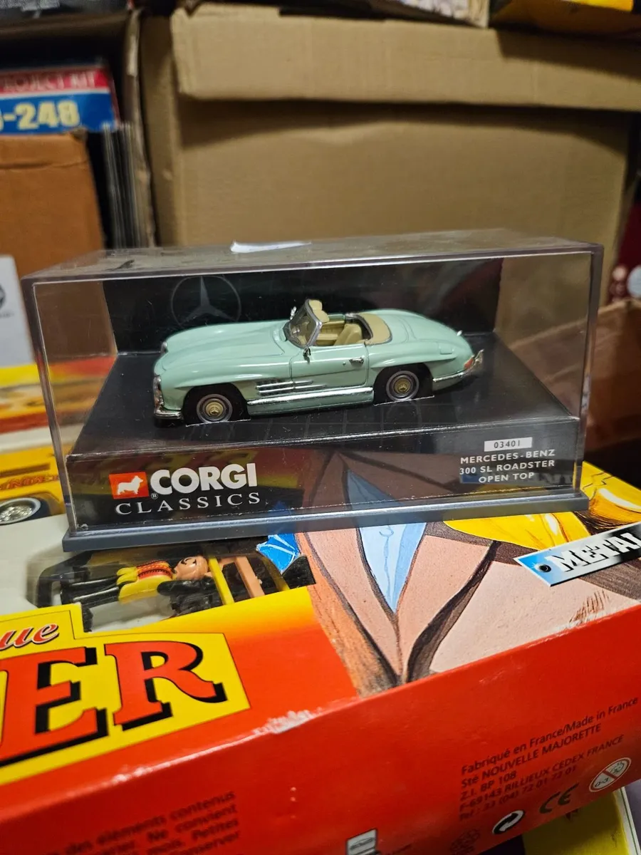 Corgi Mercedes