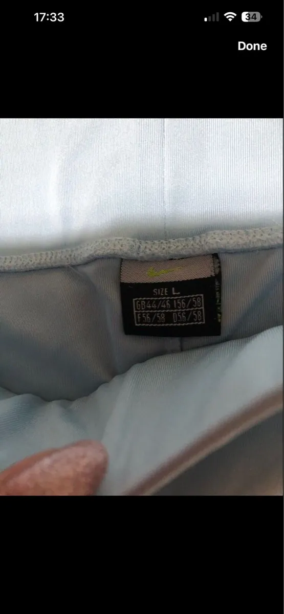 Teenager girl’s suit €10 - Image 3