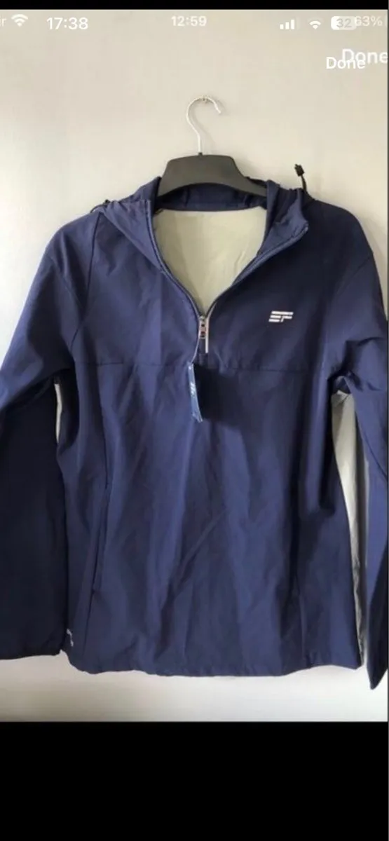 Mens BNWT hoodie size S €15 - Image 1