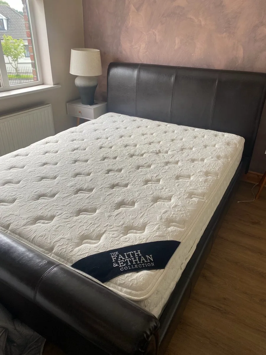 Bed frame - Image 1