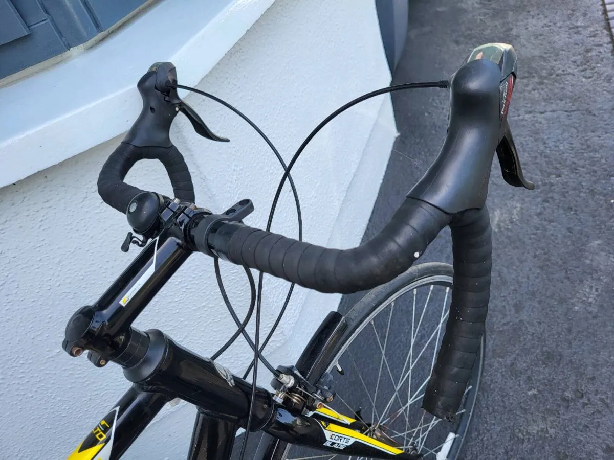 ROAD BIKE LIKE NEW LIGHT USE ONLY. - Image 3