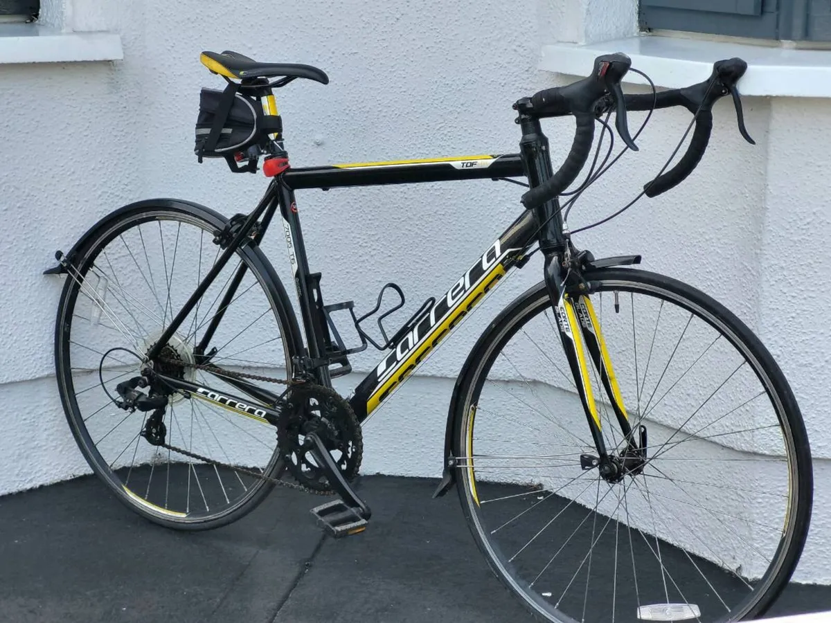ROAD BIKE LIKE NEW LIGHT USE ONLY. - Image 1