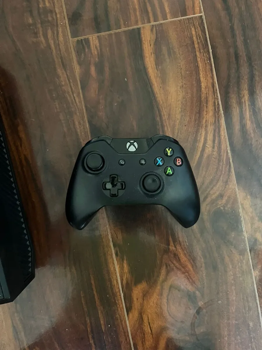 X box one - Image 3