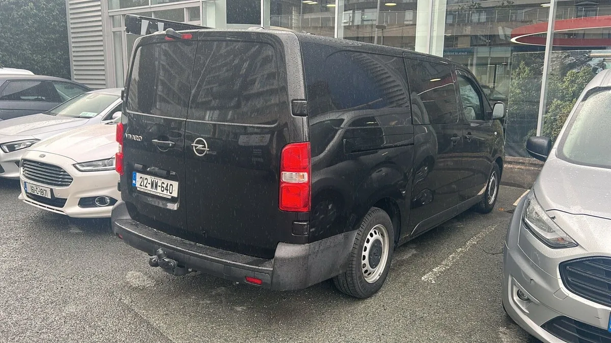 Opel Vivaro Campervan - Image 2