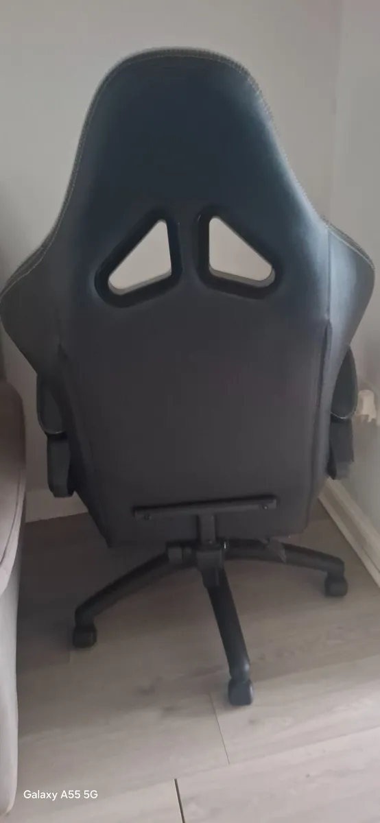 Gaming Chair - Image 2