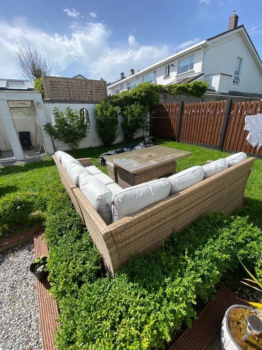 garden table and chairs - Image 3