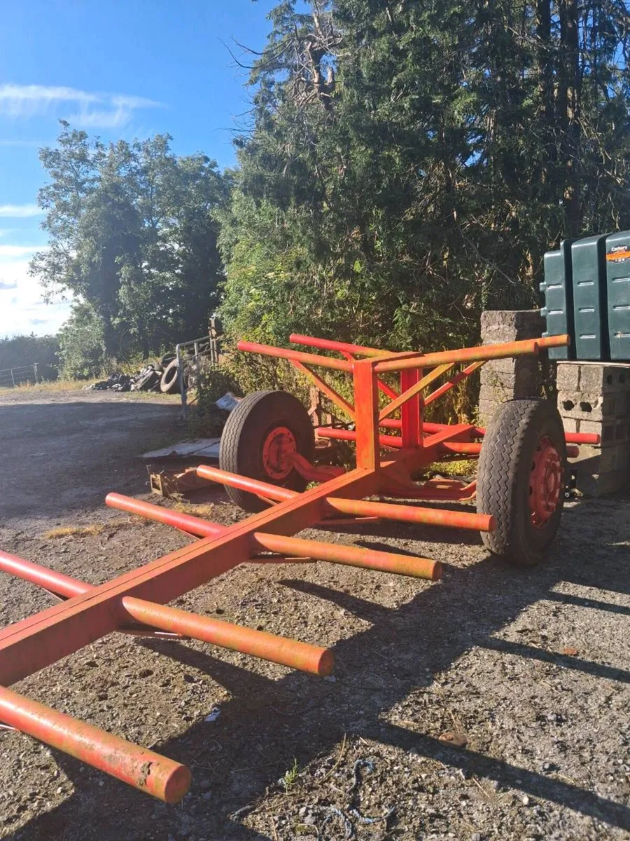 Bale trailer - Image 1