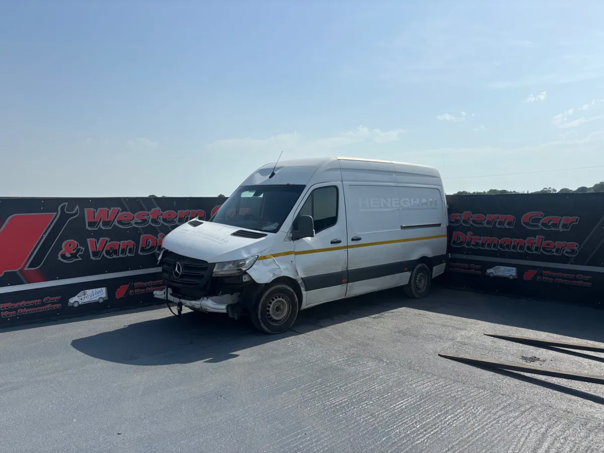 2020 Mercedes sprinter for dismantling