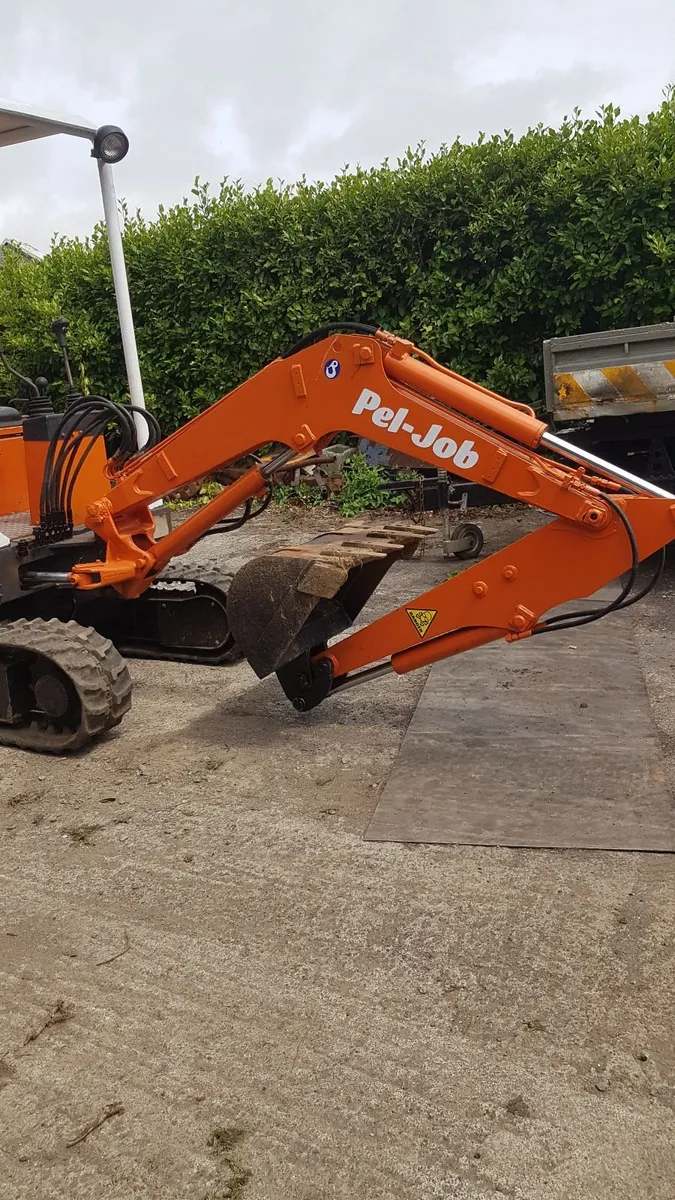 mini digger - Image 2
